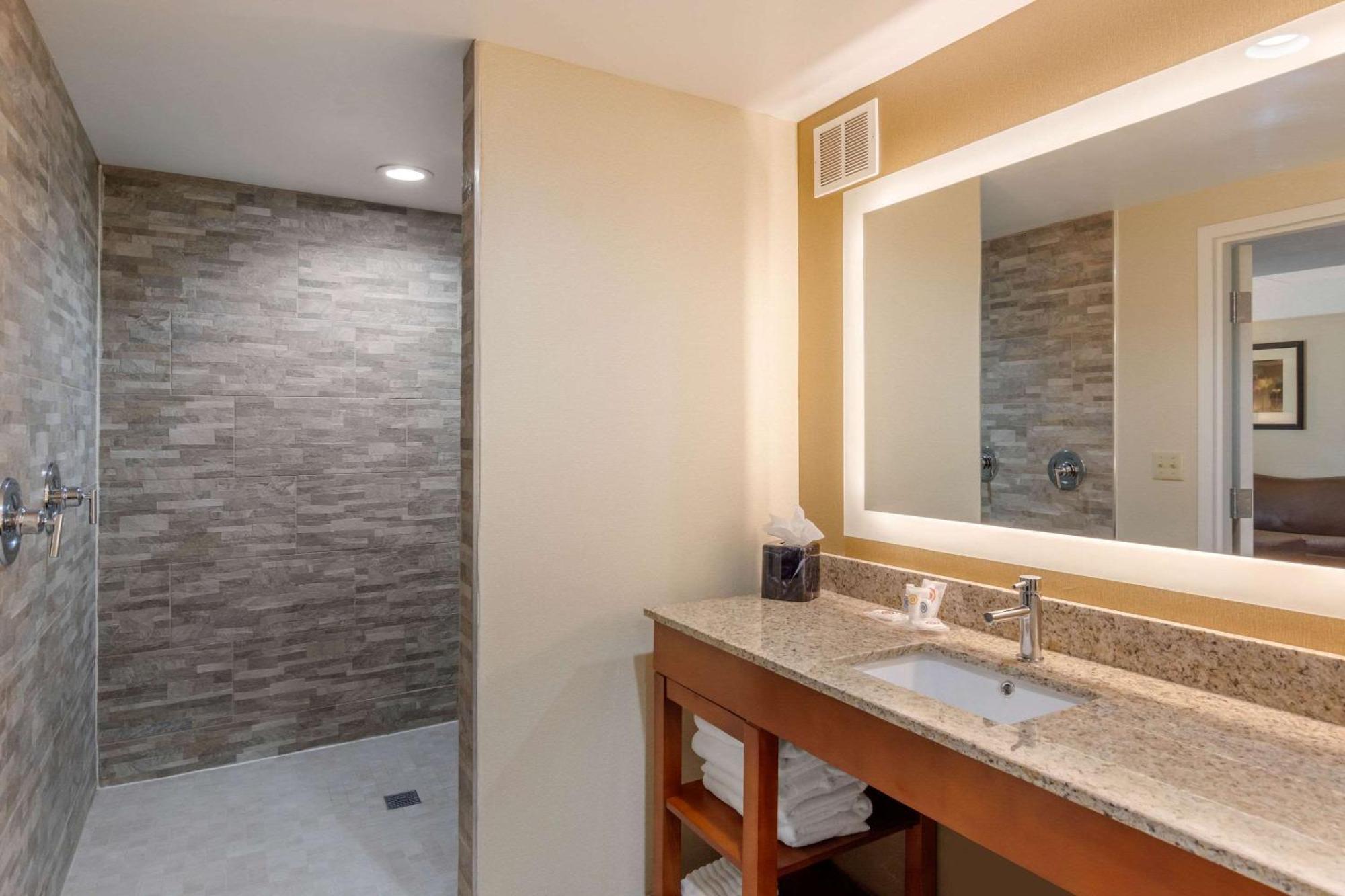 Comfort Suites Southpark Colonial Heights Exteriör bild